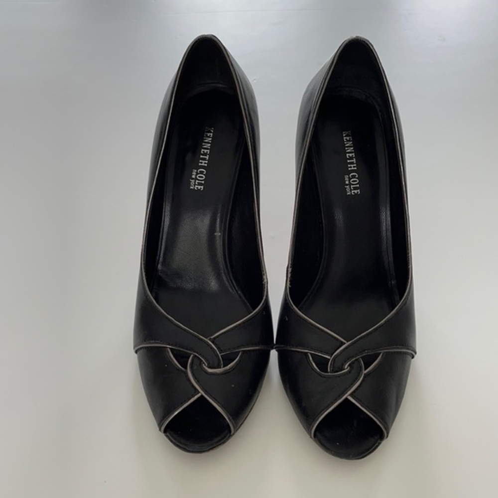 Kenneth Cole peep toe heels 6.5